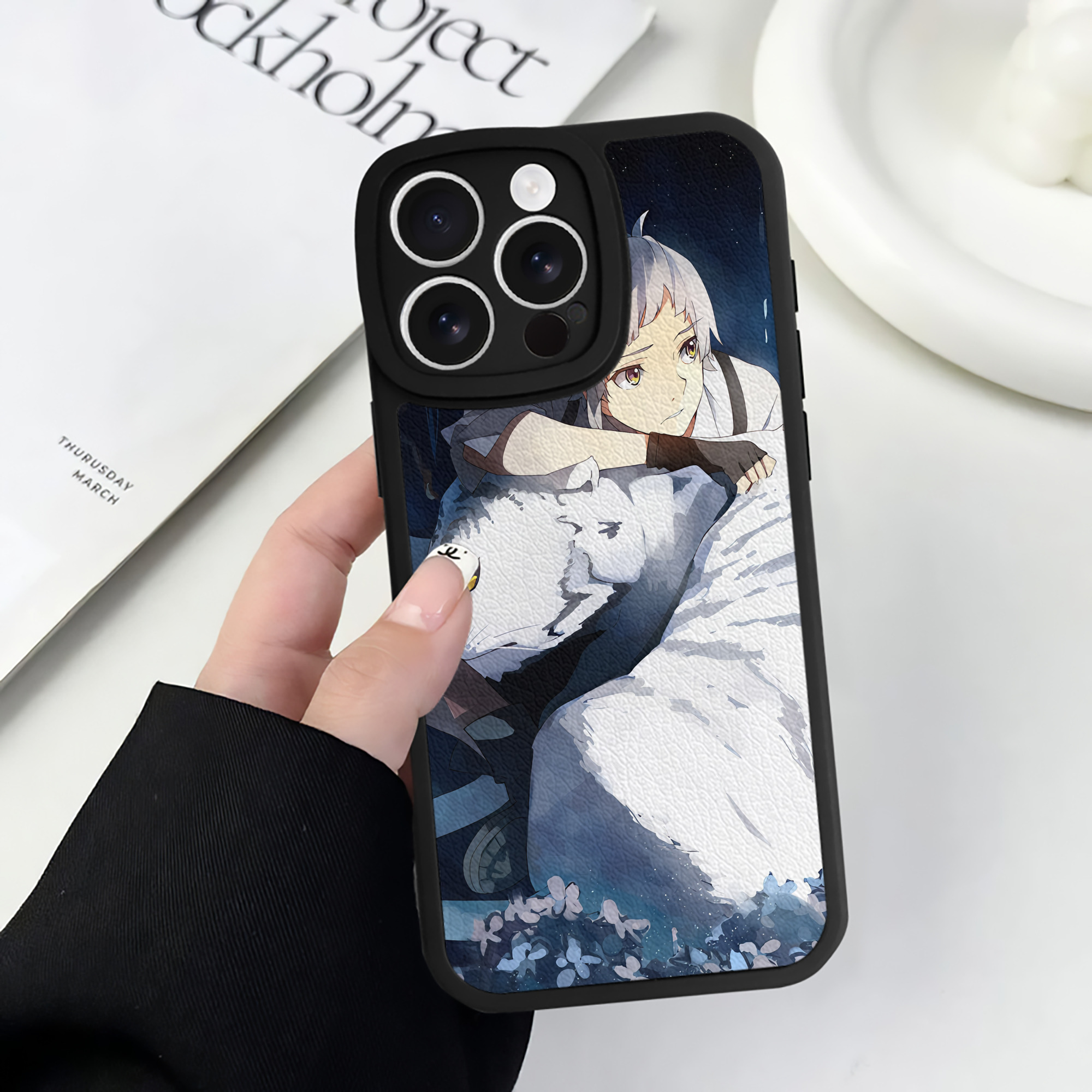 （画像用） 文豪ストレイドッグス Bungo Stray Dogs 【iPhone 16シリーズ対応】シリコンスマホケース（レザー調） 材質：シリコン